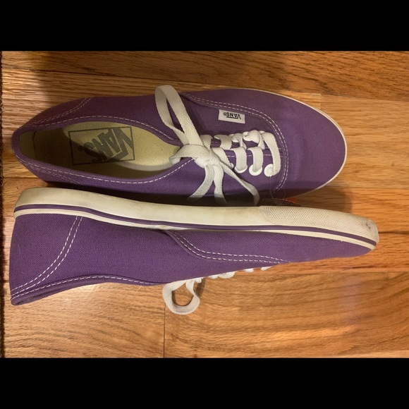 Purple vans - Picture 2 of 3